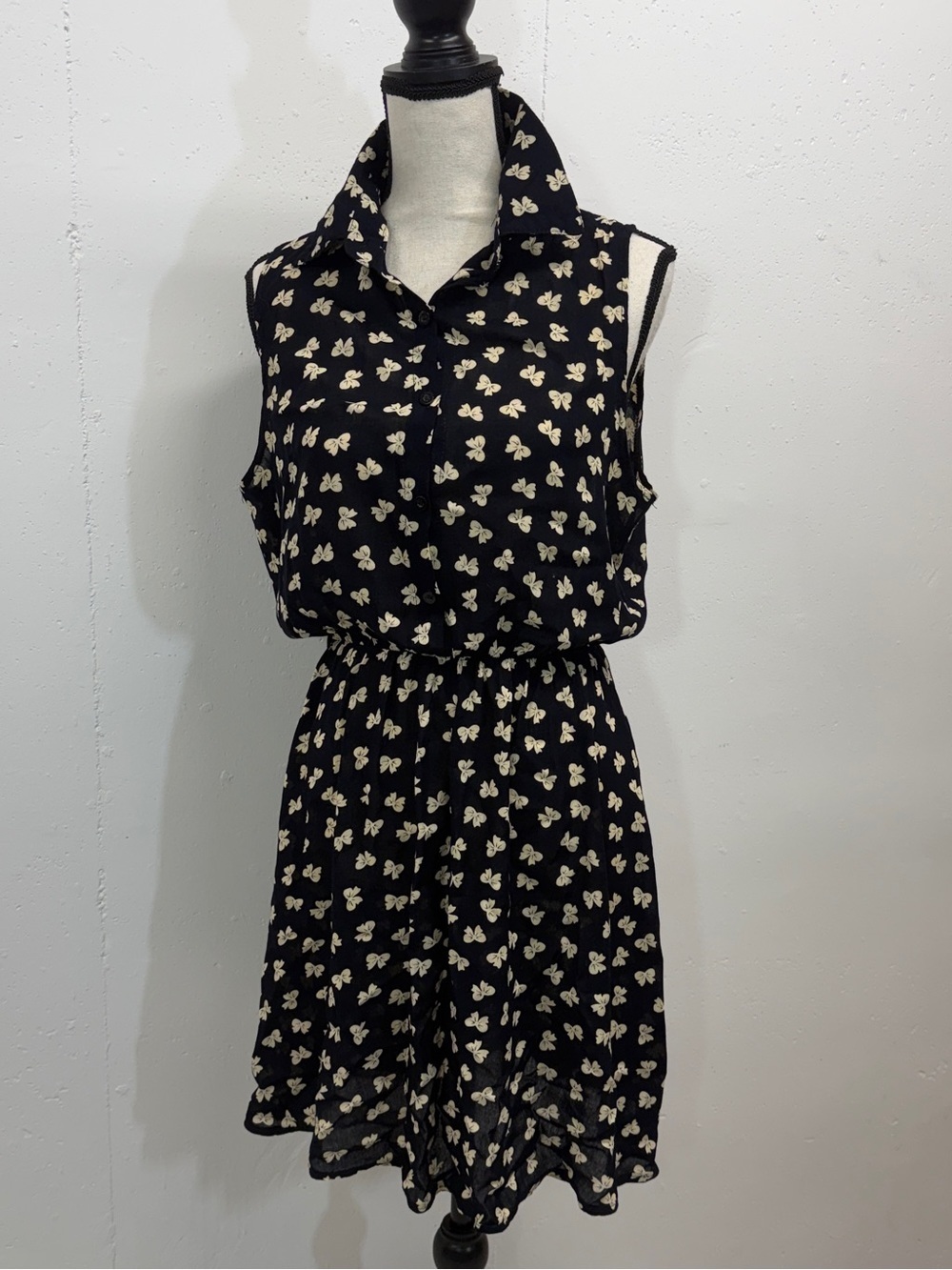 Sleeveless Black Floral Collared Dress silky feel semi-dressy